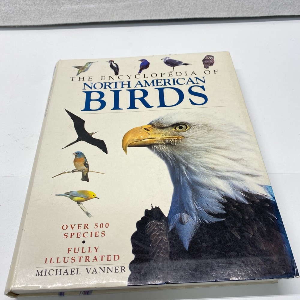 The Encyclopedia of North American Birds Coffee Table Book Paperback Preowned